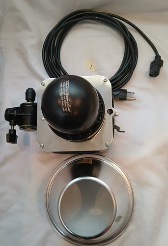 Paul C Buff ~ Alien Bees ~ B400 ~ 160WS ~ Pro Photoflash ~ Black ~ WYSIWYG