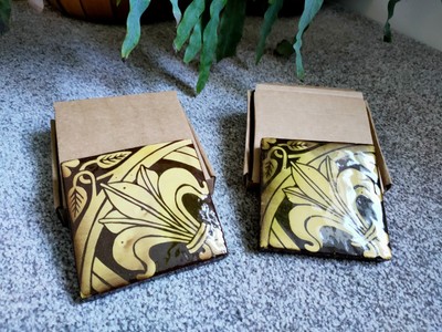 Vintage Fliese Handarbeit Keramik Terrakotta Keramik Fleur de Lys (Lis) Design 