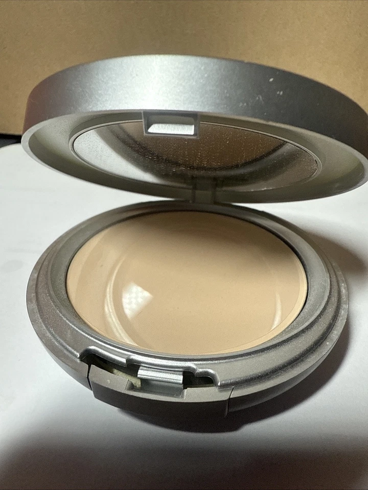 Base en polvo perfeccionadora Elizabeth Arden White Glove, PORCELANA 8 g nueva sin caja Foto 3 de 4