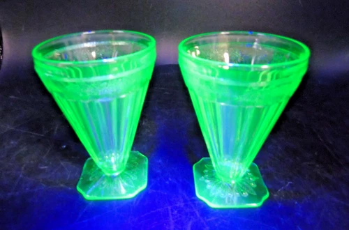 Vtg Uranium Adam Jeannette Depression Glass 4.5" Footed Tumbler Pair GLOWS