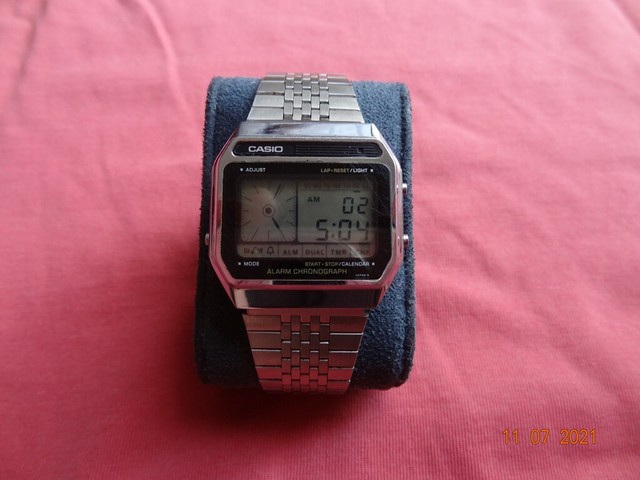 casio vintage red