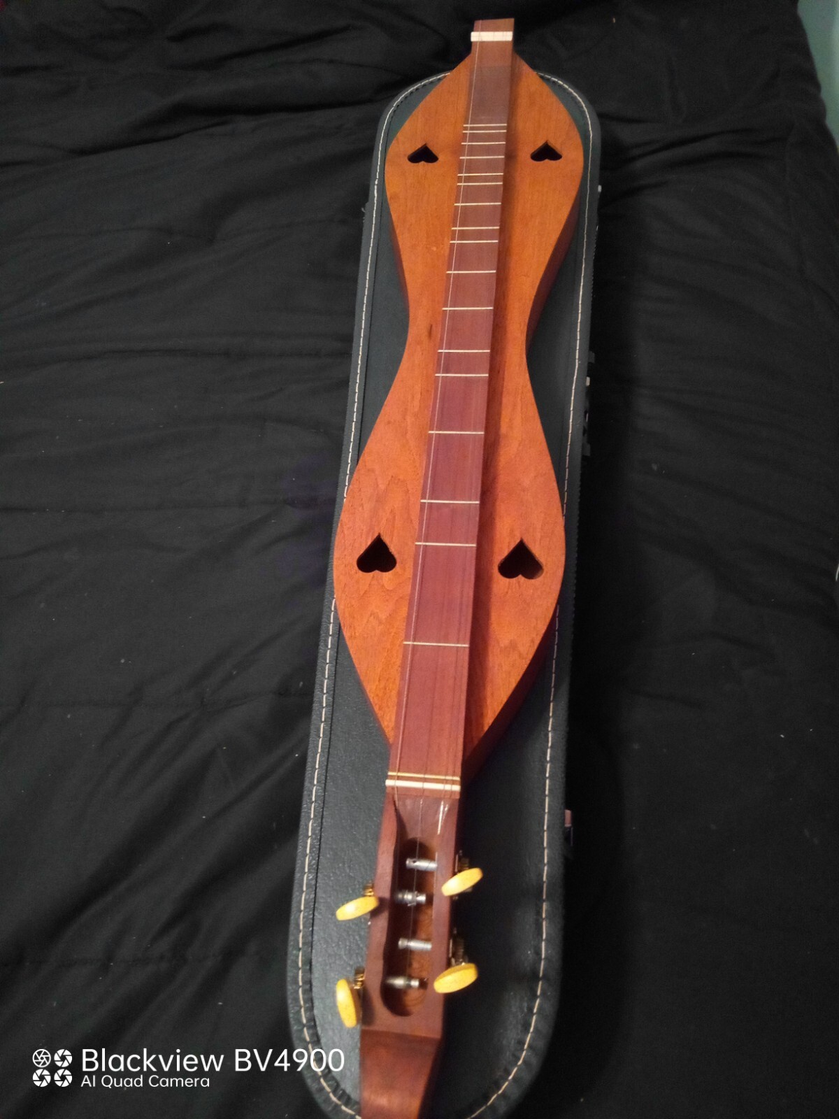 Mountain dulcimer made by Pigeon River String Instruments In Pigeon