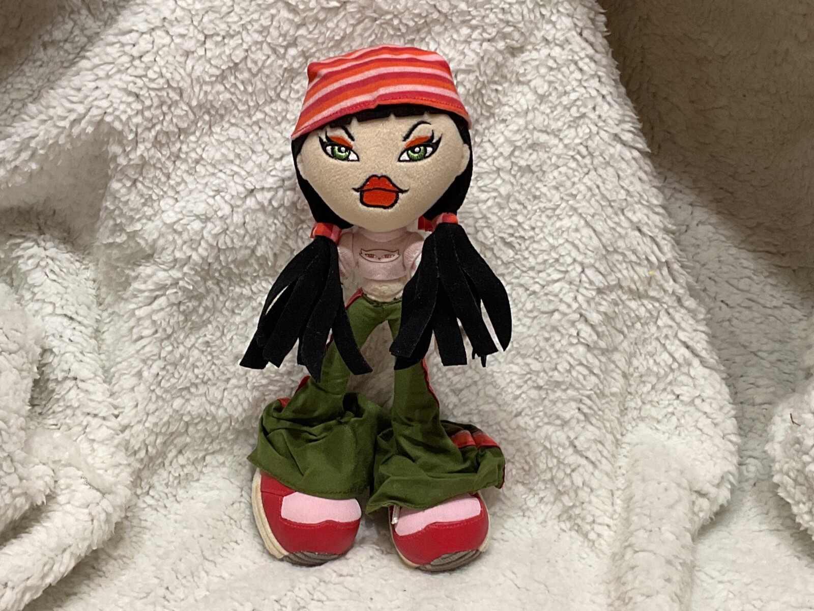 2002 MGA Bratz Jade Cloth Doll Rare Vintage Collectible Toy