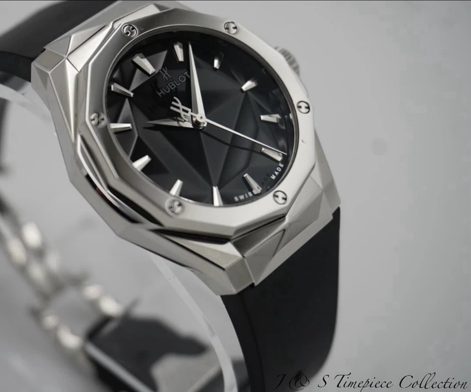 Hublot Classic Fusion Orlinski Titanium 40MM 550.NS.1800.RX.ORL19 US$ 12,6K - Imagem 2 de 4