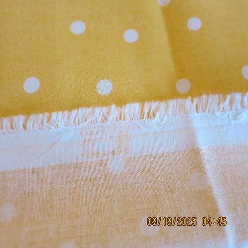 Gelbe Tupfen 3 Yards Baumwollstoff Neu - Bild 7 von 9