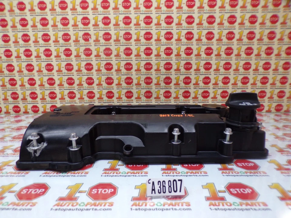 Cubierta de válvula de motor Chevrolet Cruze 2011-2016 25203036 OEM Foto 3 de 4