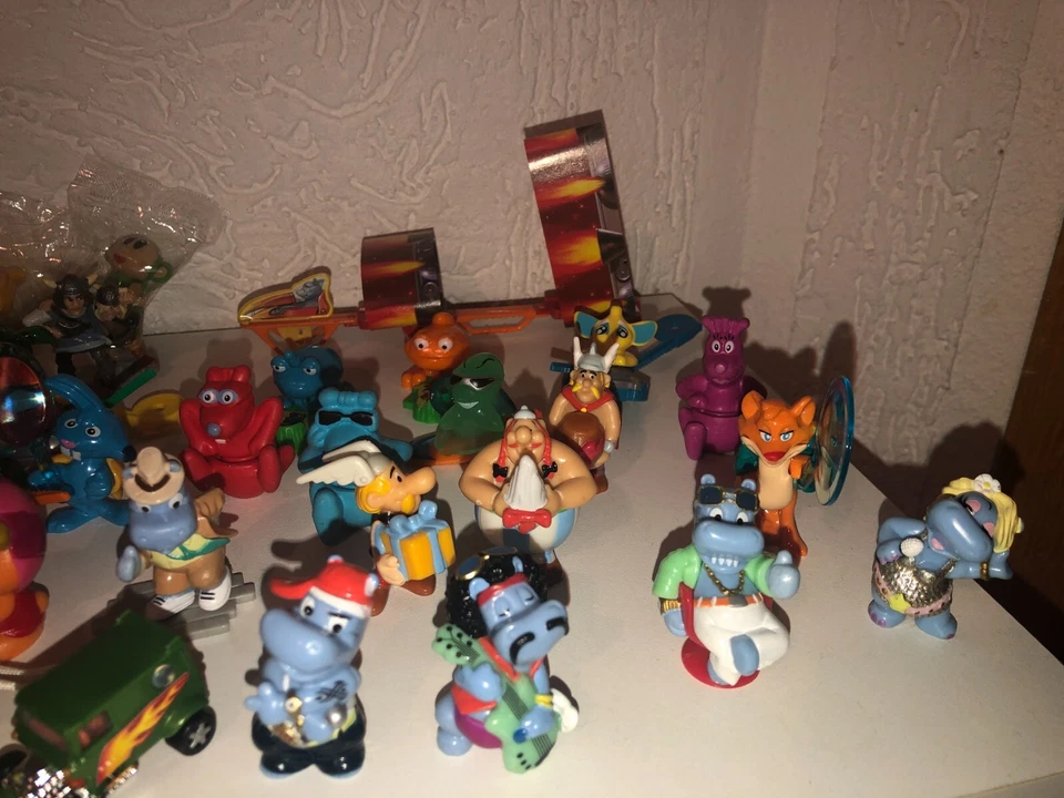 Ü-Ei Paket 2009 ca. 50 Spielzeuge & Figuren  u. a. Happy Hippo, Wickie - Bild 4 von 4