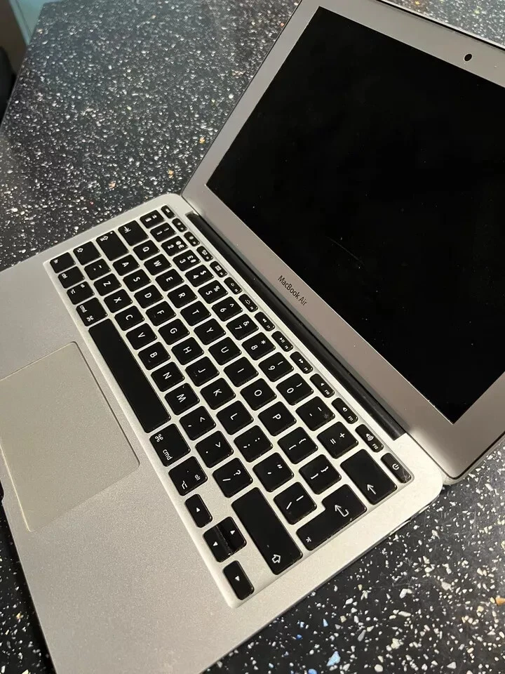 Apple MacBook Air 11" 2013 · i5 · 4GB · 256GB, photo 1 of 5