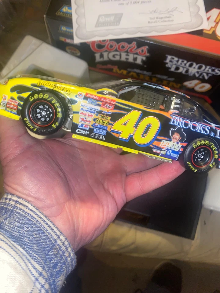 Sterling Marlin #40, Monte Carlo 1999. Luz Brooks & Dunn/Coors. Revell 1:24 Foto 3 de 4