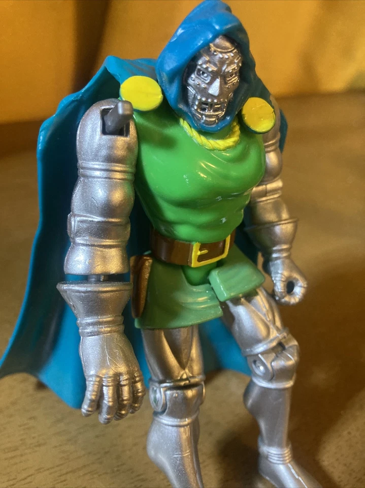 神奇四侠 DOOM 1994 ToyBiz 5 英寸人偶漫威医生 4 射击臂带磁带 — 第 2/4 张图片
