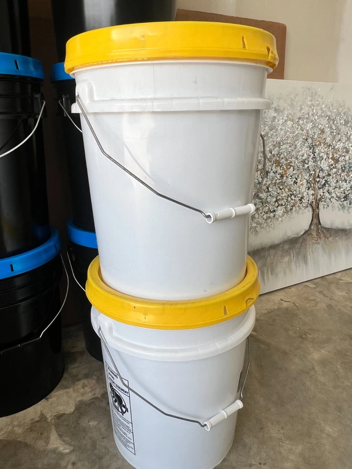 Bulk 5 Gal Laundry Detergent - Image 3 of 4