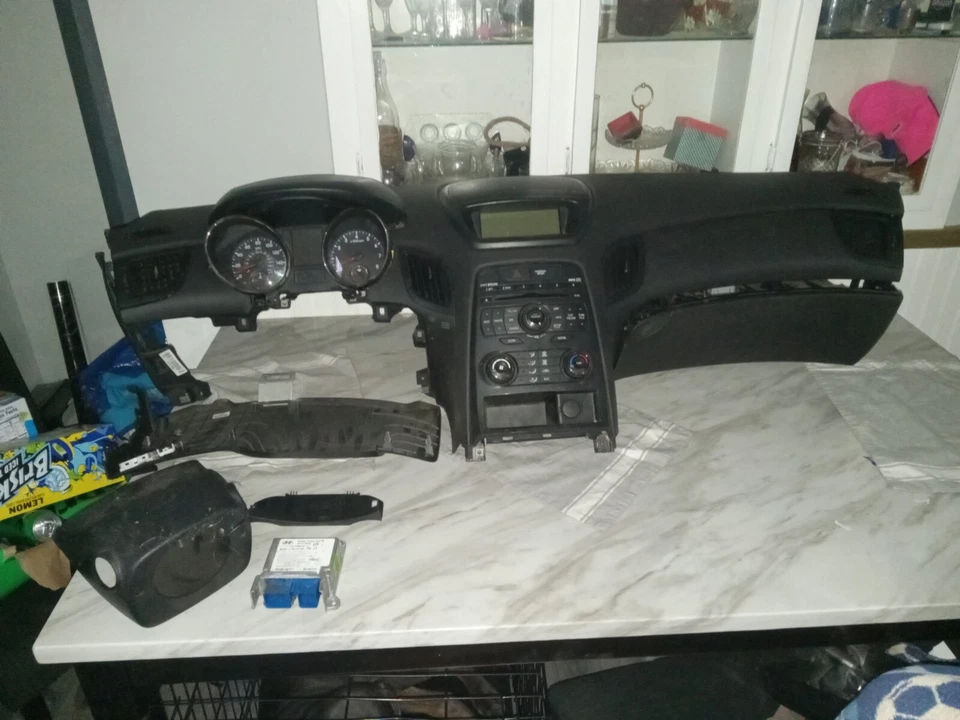 Salpicadero para un hyundai genesis dos mil once Foto 4 de 4