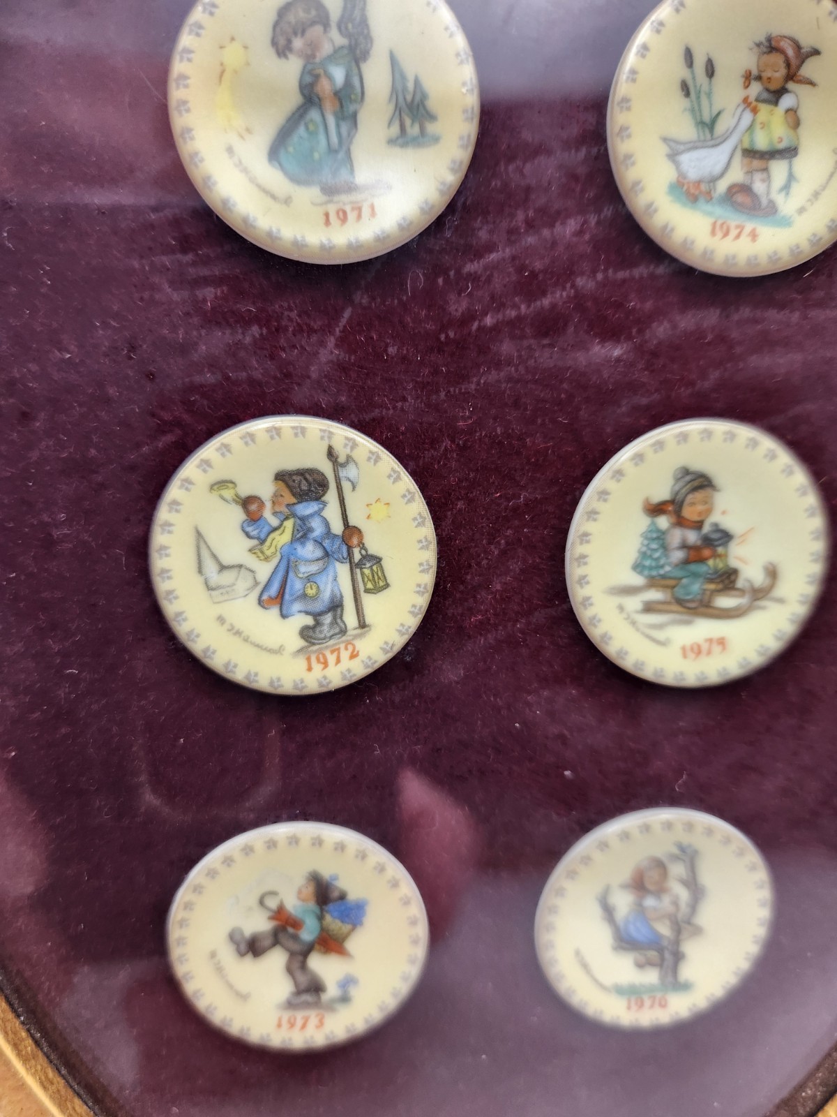 Goebel Hummel Mini Annual Plate Medallion Set 1971-1976 in Frame /West Germany