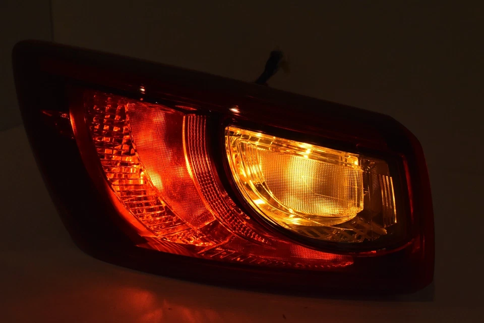 Luz trasera izquierda lado del conductor Mazda CX-3 2016-2019 hatchback OEM Foto 3 de 4