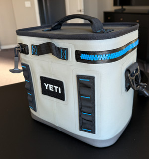 YETI Hopper Flip 8 Soft Cooler Fog Gray/Tahoe Blue with Shoulder Strap
