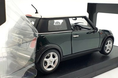 Maisto 1/18 Scale Model Car 31619 - Mini Cooper - Green/White | eBay