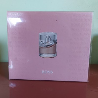 Boss femme Geschenkset , EdP, Dusch, Lotion, neu, Karton mit kl. Stossschaden