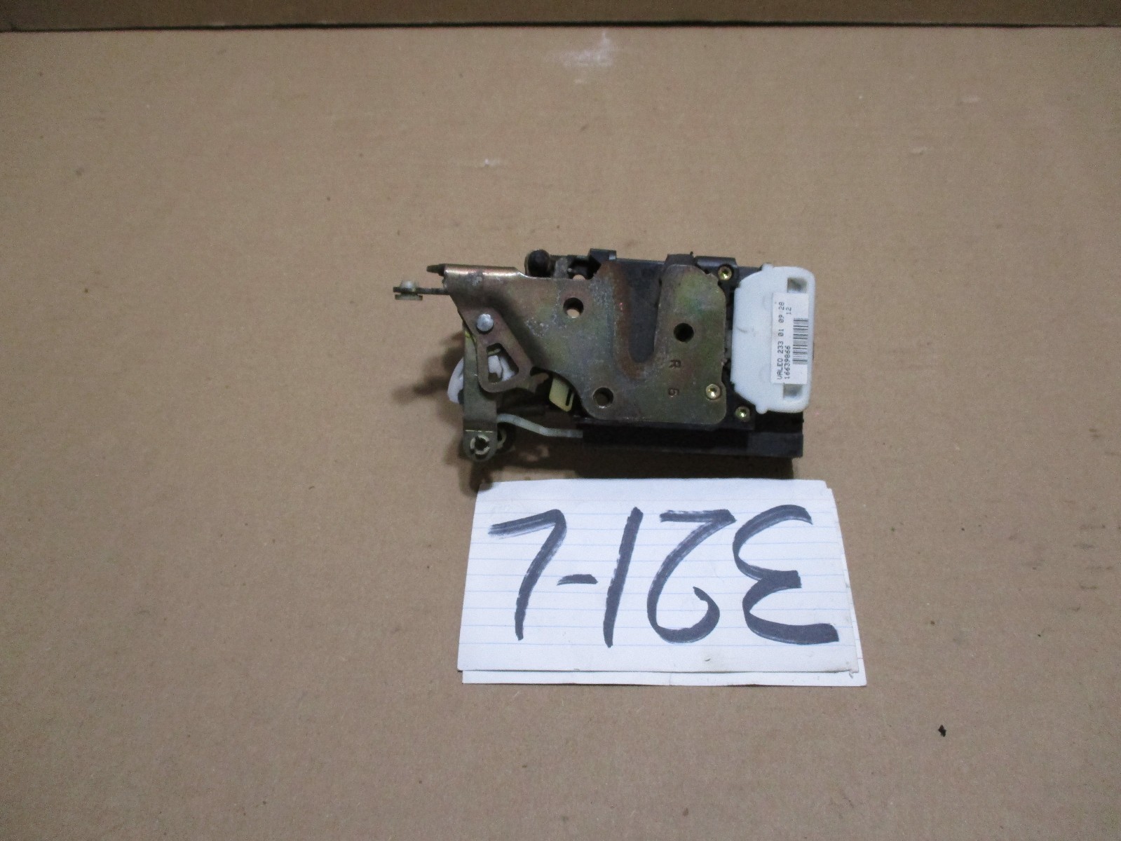 2001 Oldsmobile Intrigue Right Rear Door Latch Part #16639866 for 