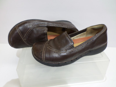 clarks structured shoes womens