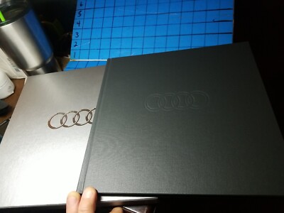 AUDI Sharing A Singular Vision 2000 Awards Technology Fold-Out Chronology BOOK