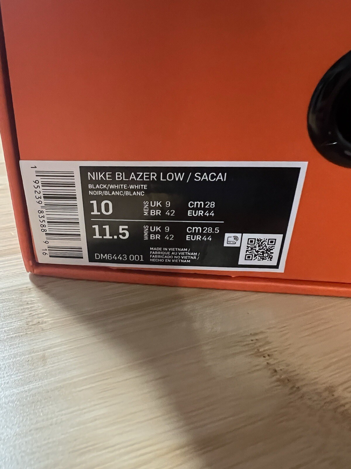 SACAI X NIKE Taglia 10 Blazer Nike sacai x basso nero brevettato