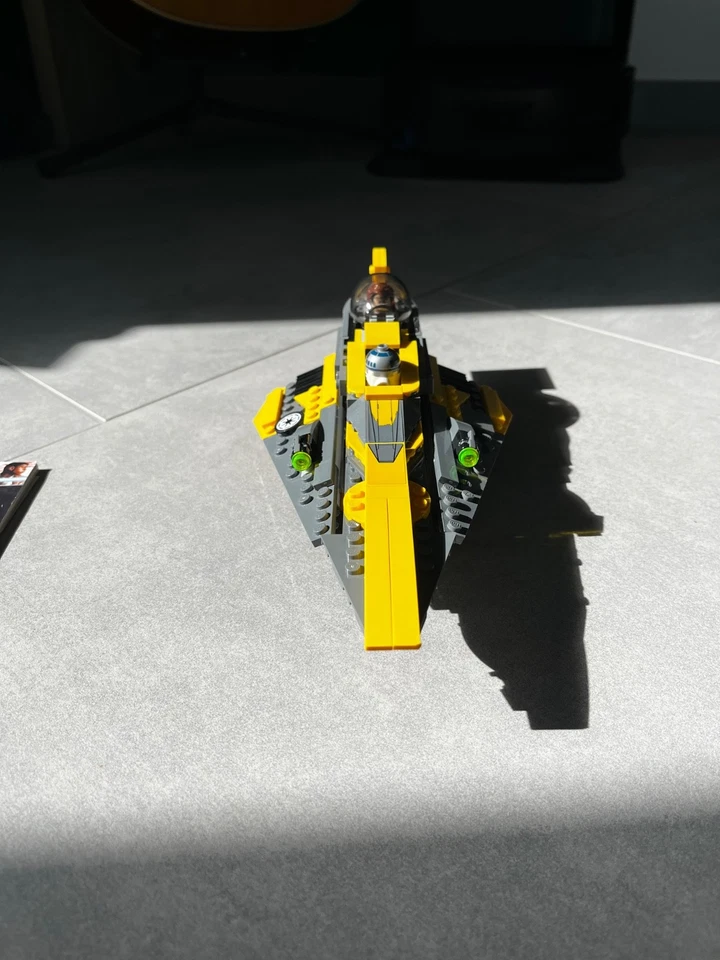 LEGO Star Wars 75214 Anakin's Jedi Starfighter, photo 2 sur 5