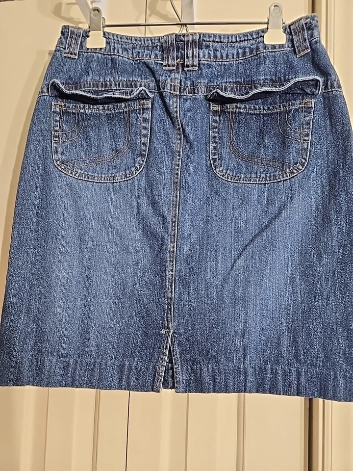 Saia jeans fofa com cinto punho francês tamanho 8 azul acima do joelho - Imagem 2 de 4