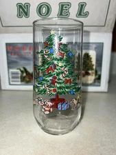 Set of  4 - Vintage 16 Oz Luminarc Holiday Christmas Decor Tumbler Glasses 