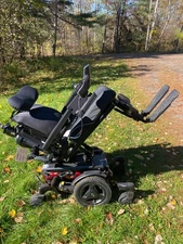 Quantum Q6 Edge iLevel Power Wheelchair  10hr on unit 2024 Delivery is possible!