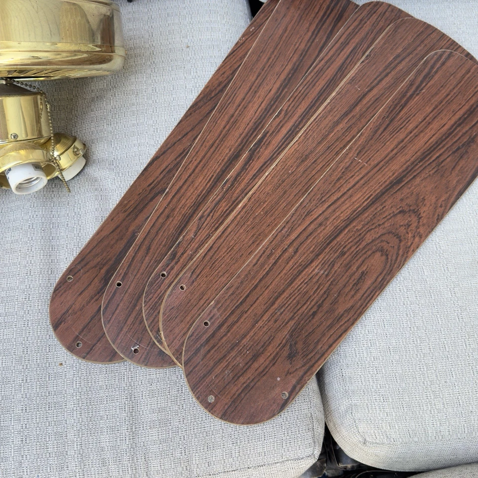 Vintage brass ceiling fan with Light Fixture / 5 Blades - Image 2 of 4