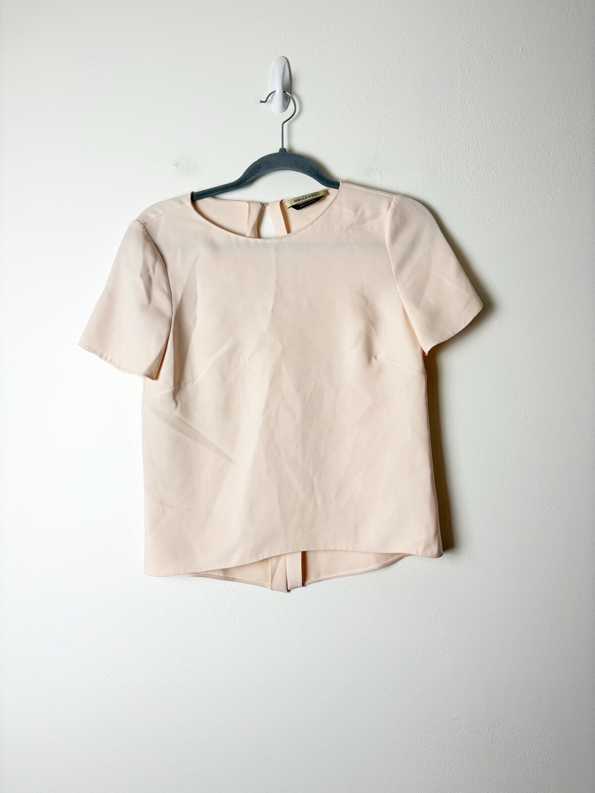 HELLESSY • Women’s Silk Light Pink Short Sleeve Split Back Blouse Size Small