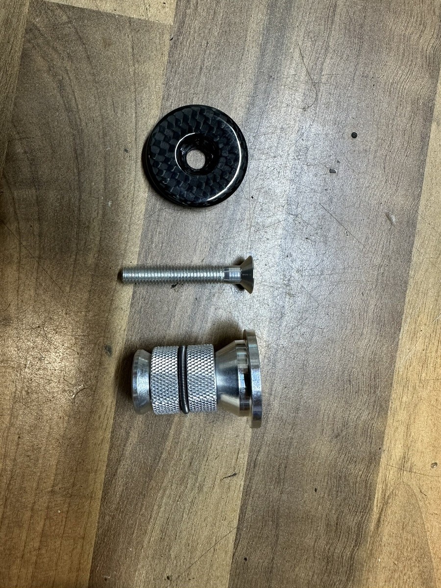 1/8 Carbon Fork Bung With Carbon fibre Top Cap Expanding Star