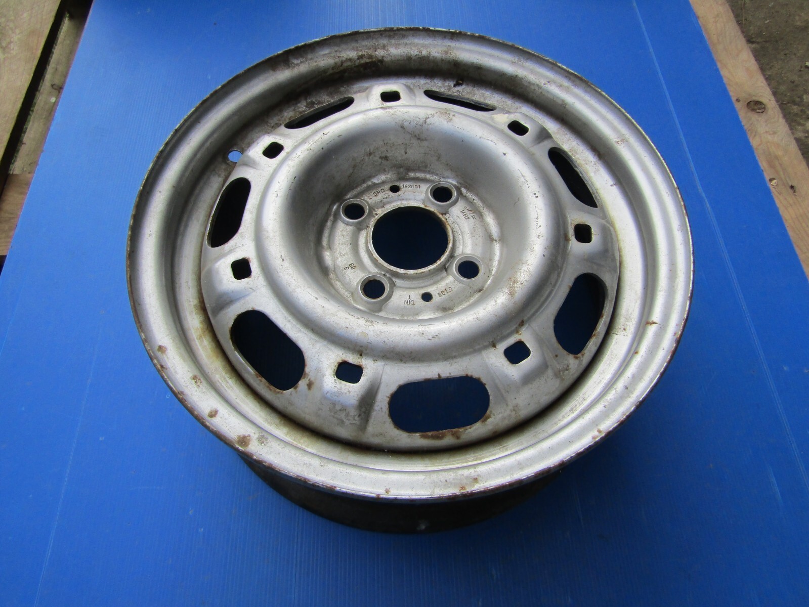 Jante tôle 5.50Jx14H2 SRD anti vibration pour Volkswagen Jetta II