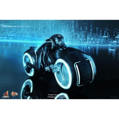 Hot Toys MMS142 Tron Legacy Light Cycle with Sam Flynn 1/6 Scale