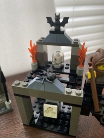LEGO Studios #1381 Vampire's Crypt 3 original fig/coffin, assembled/not complete