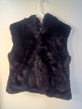 Cejon Black Faux Fur Vest Women’s LG with hood lined zip closure