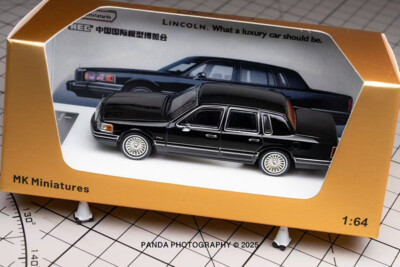 MK Miniatures 1:64 1992 Lincoln Town Car Black Diecast Model Car
