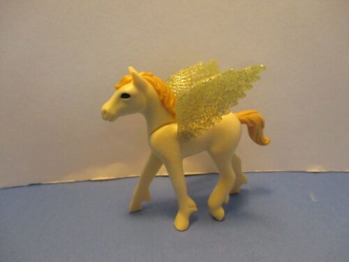 Playmobil animal BABY PEGASUS / WINGED COLT / FOAL w/ movable head - Picture 1 of 6