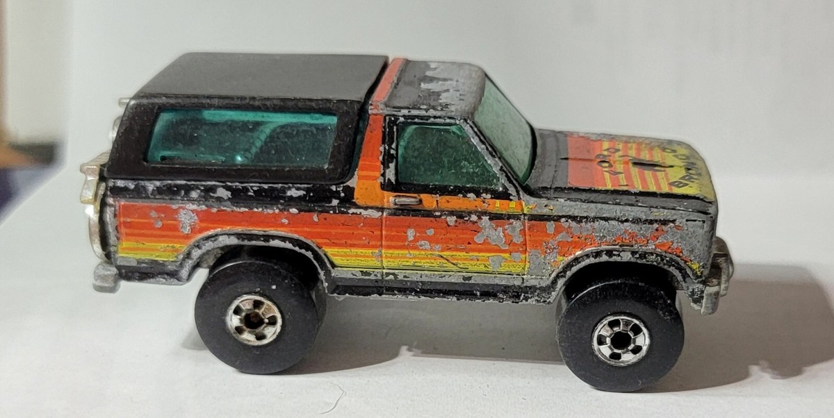 Vintage 1980 Hot Wheels Ford Bronco Black/Orange With MOTORCYCLE