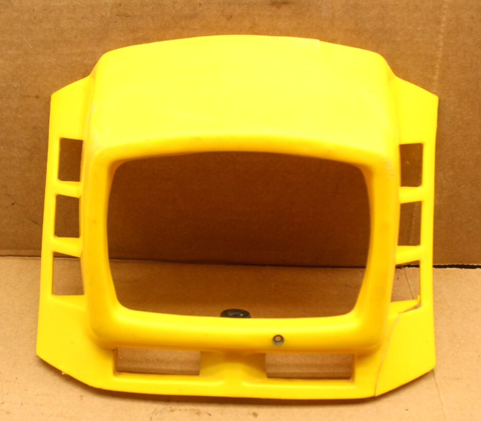 YAMAHA YTM 225 YTM225DRN  1983-1985 YELLOW HEADLIGHT SHROUD 29U-84311-00-00 OEM