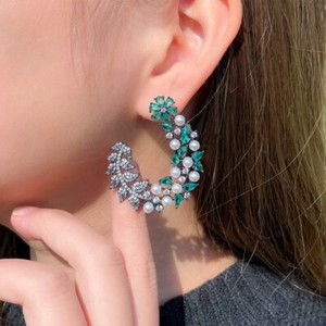 Authentic Women Black Gold Plated Green Zircon Symmetrical Flower Leaf Pearl Drop Earrings