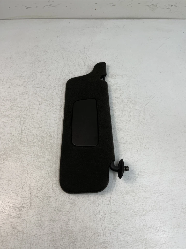 Оригинальный черный солнцезащитный козырек для правой стороны пассажира для Ford Mustang 1994-04 годов выпуска - Изображение 4 из 4