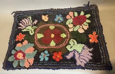 Primitive Country Folk Art Floral Decorated Hooked Rag Rug 34" X 23"