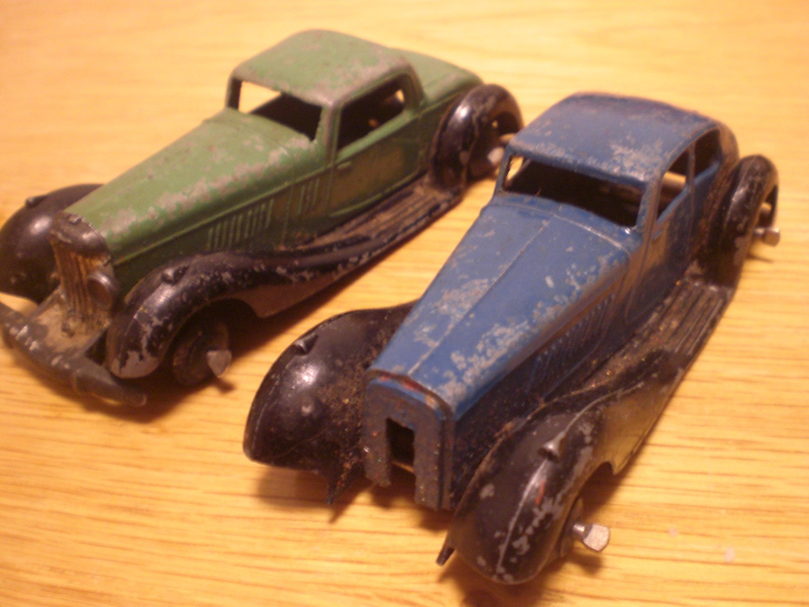 Dinky 36b, Bentley - Free Price Guide & Review