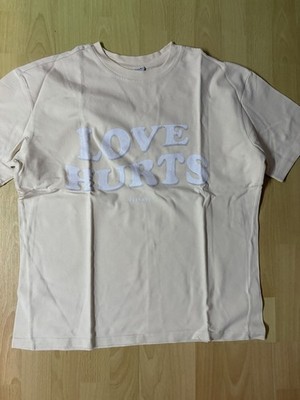 Elevate Love Hurts Tshirt in Beige in Größe M