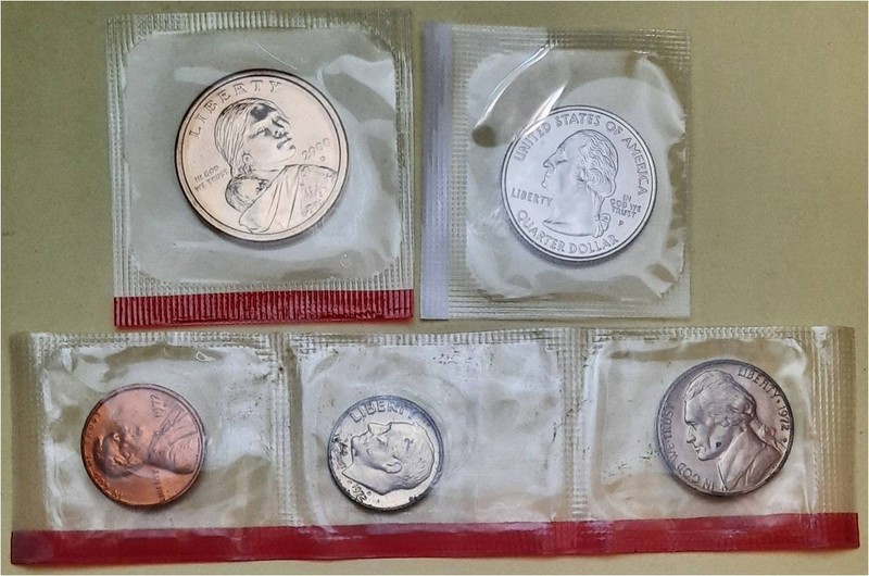 One 2000D Uncirculated Mint Sacagawea Dollar Coin & 4 Other Mint Coins