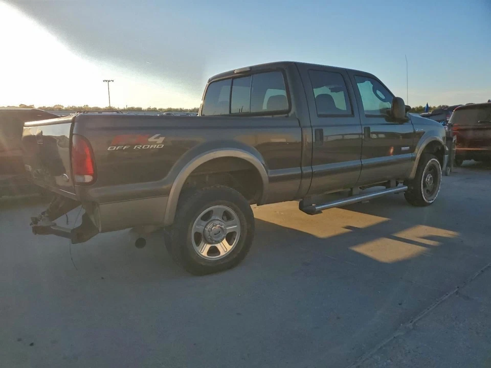 Compuesto de faros de pasajero para camioneta Ford F250SD 05-07 616856 Foto 3 de 4