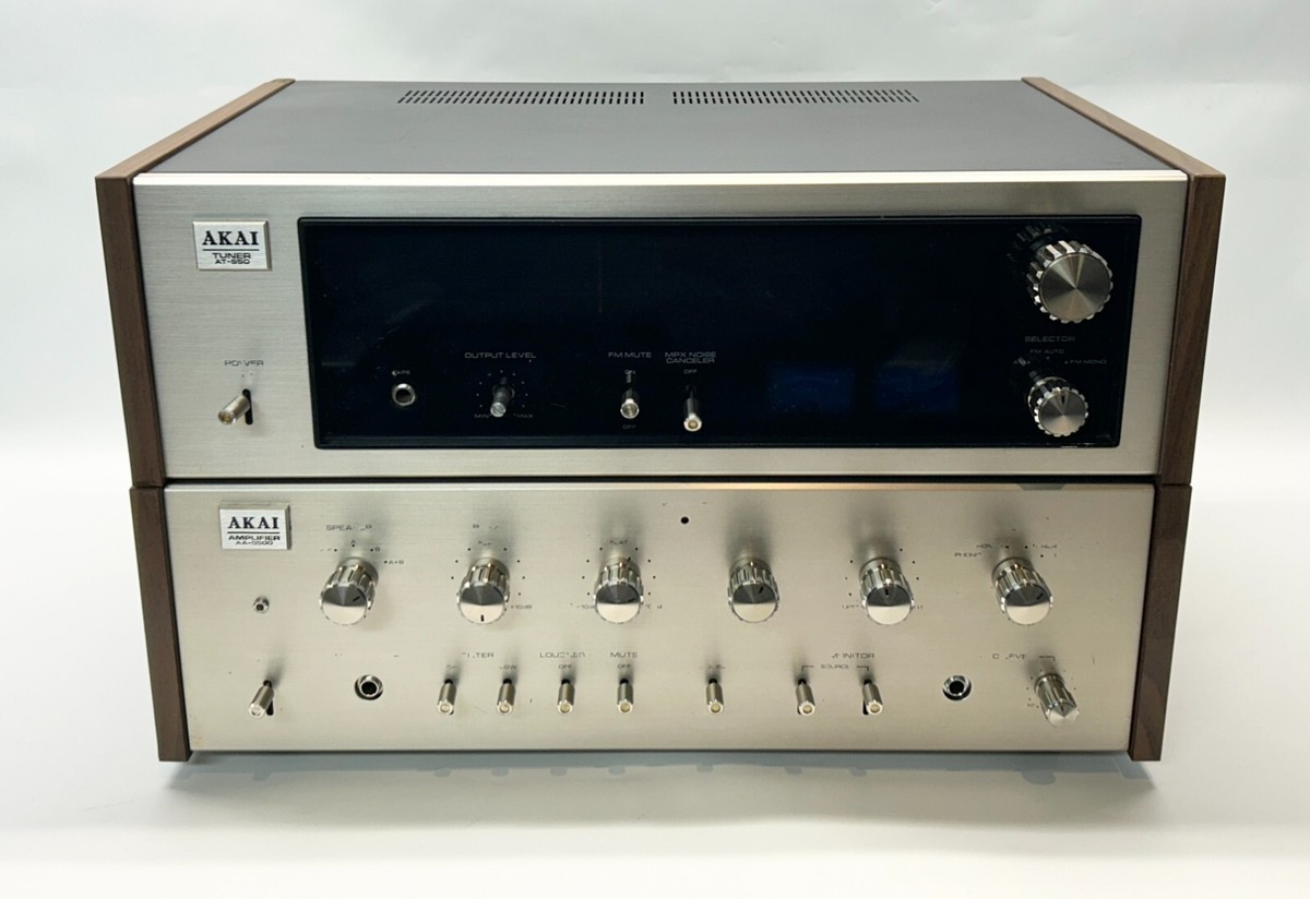 Tuner stéréophonique vintage Akai AT-550 | Australia
