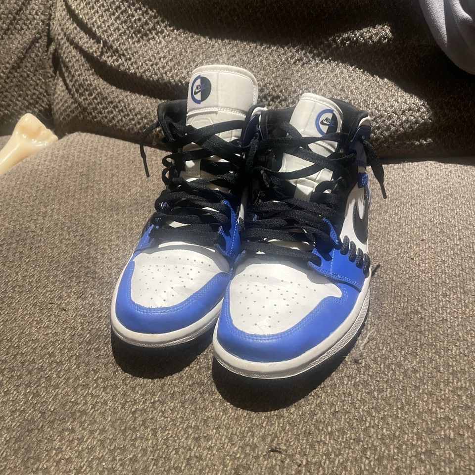 Talla 9.5 - Air Jordan 1 Mid Sisterhood W Foto 2 de 4