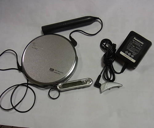 Panasonic SL-CT810 Portable CD player Discman Walkman DC4.5V Silver Japan